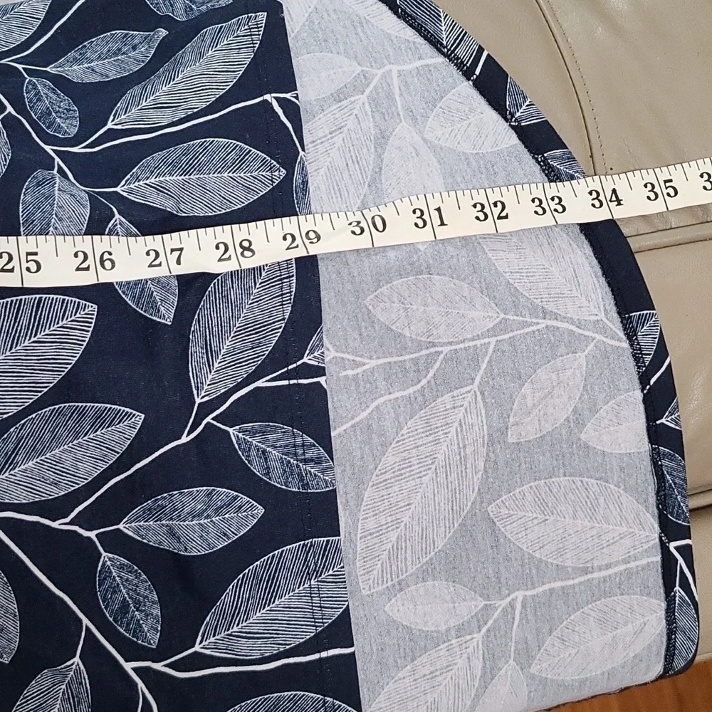 LuLaRoe Simply Comfortable Woms Shirt Tunic Navy W/ White Leaves High Low Hem 2X - Picture 7 of 7
